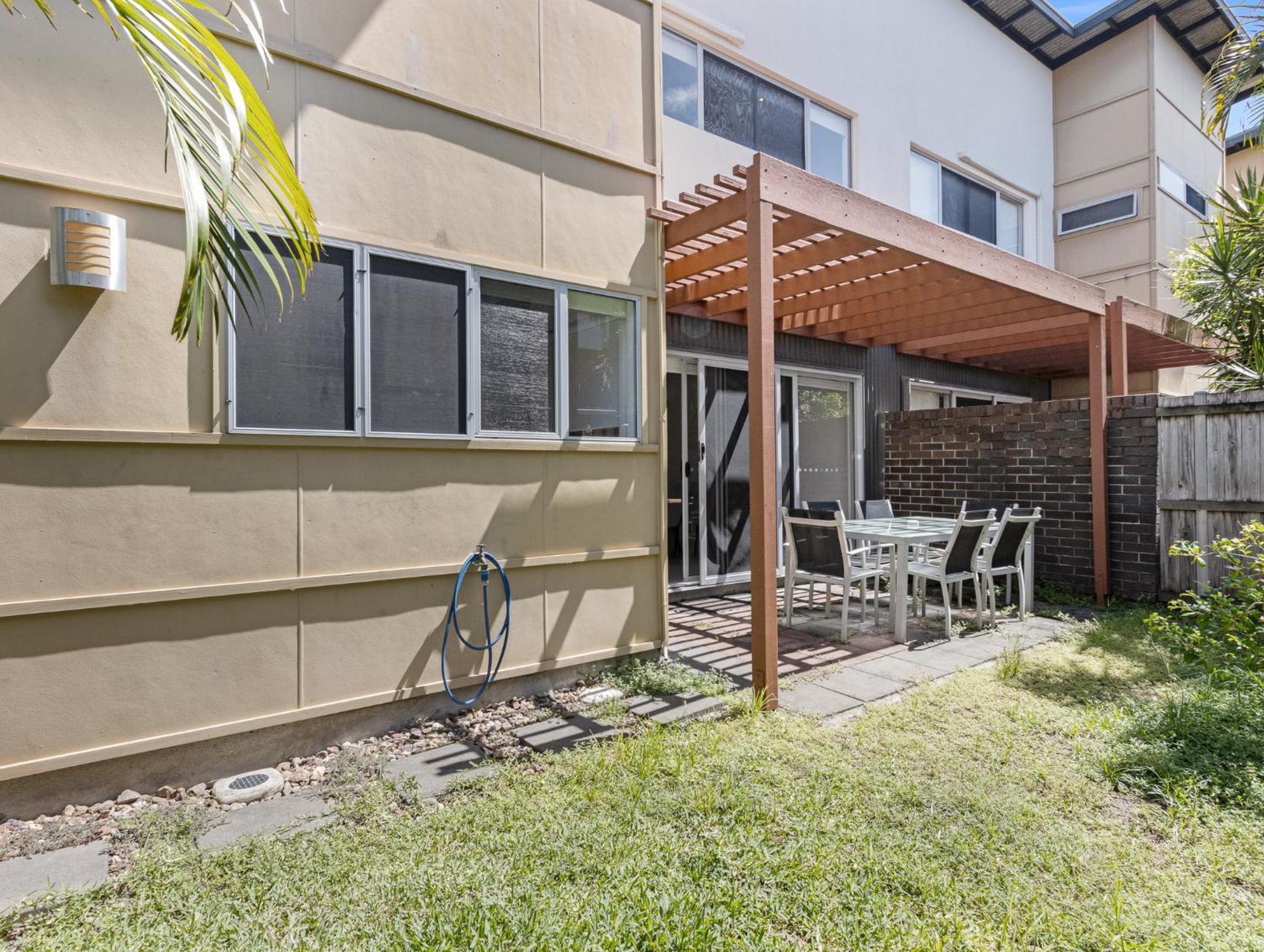 Villa Quarterdecks Retreat à Urangan Extérieur photo