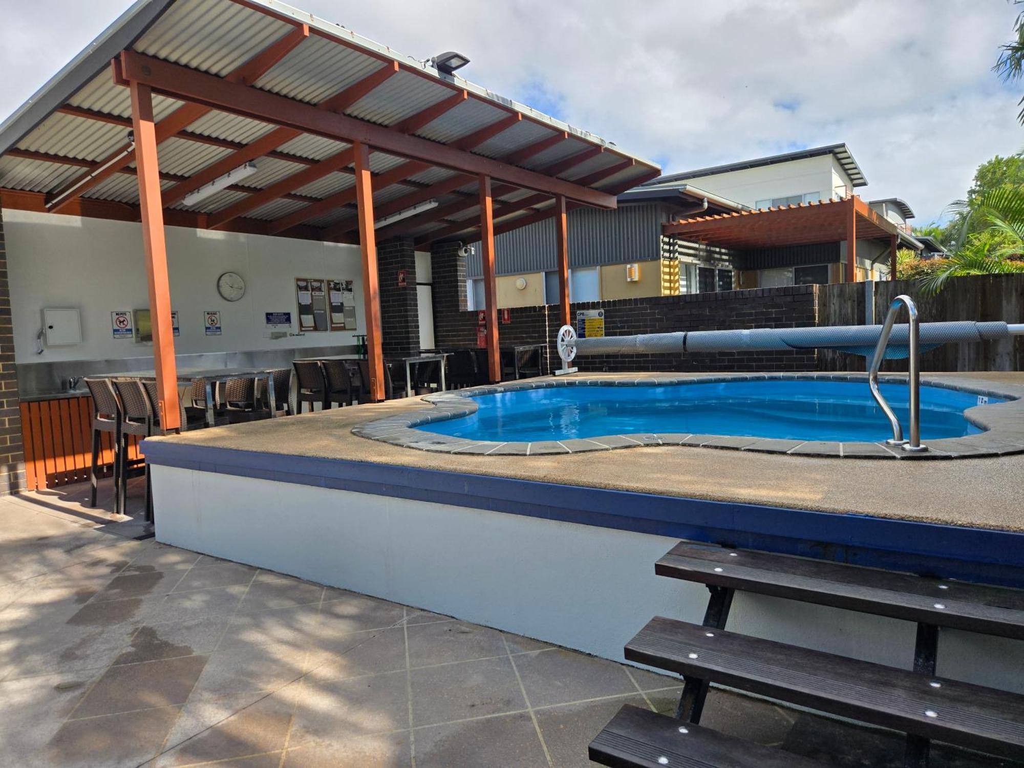 Villa Quarterdecks Retreat à Urangan Extérieur photo