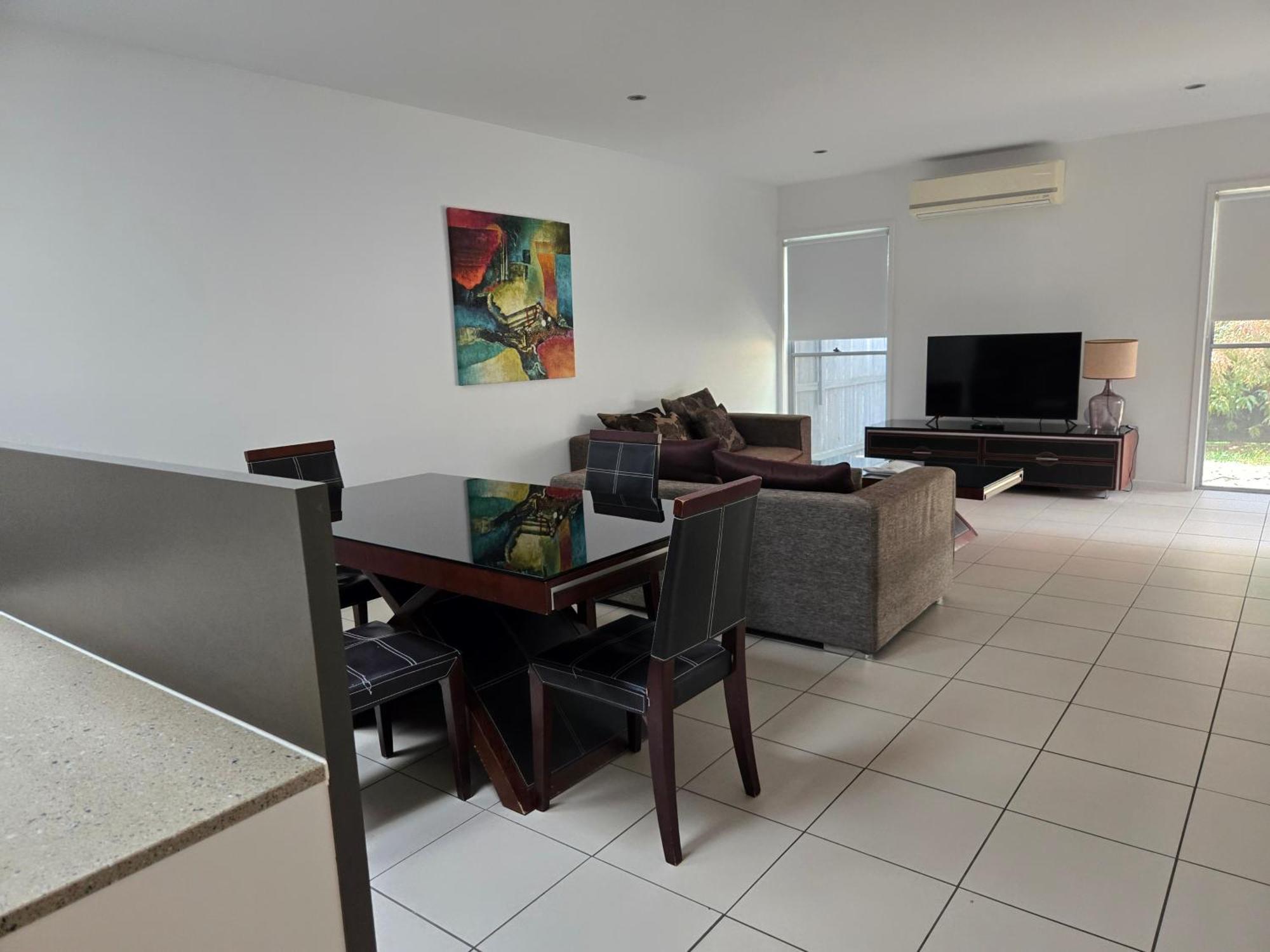 Villa Quarterdecks Retreat à Urangan Extérieur photo